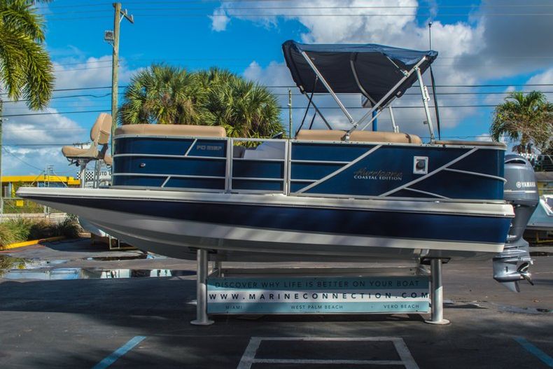 Thumbnail 4 for New 2016 Hurricane FunDeck FD 216 OB boat for sale in West Palm Beach, FL