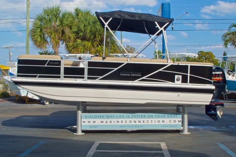 Thumbnail 5 for New 2016 Hurricane Fundeck FD 196 OB boat for sale in West Palm Beach, FL