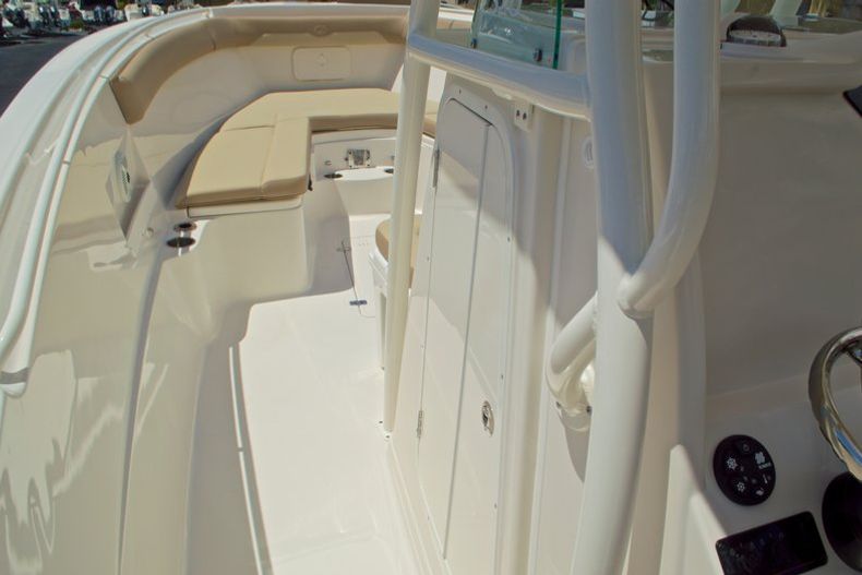 Thumbnail 49 for New 2017 Sailfish 320 CC Center Console boat for sale in Vero Beach, FL