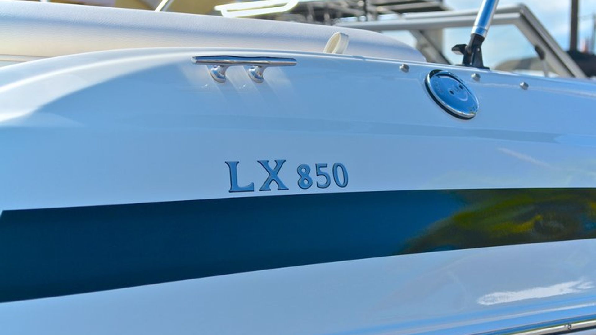 Used 2011 Larson LX 850 Bowrider #1904 image 10