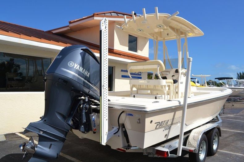 Thumbnail 6 for New 2016 Pathfinder 2400 TRS Bay Boat boat for sale in Vero Beach, FL