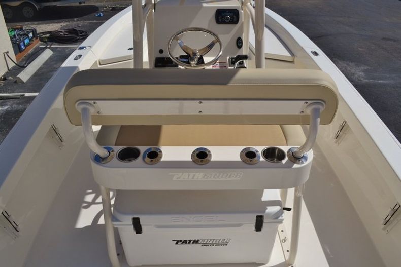 Thumbnail 9 for New 2016 Pathfinder 2400 TRS Bay Boat boat for sale in Vero Beach, FL