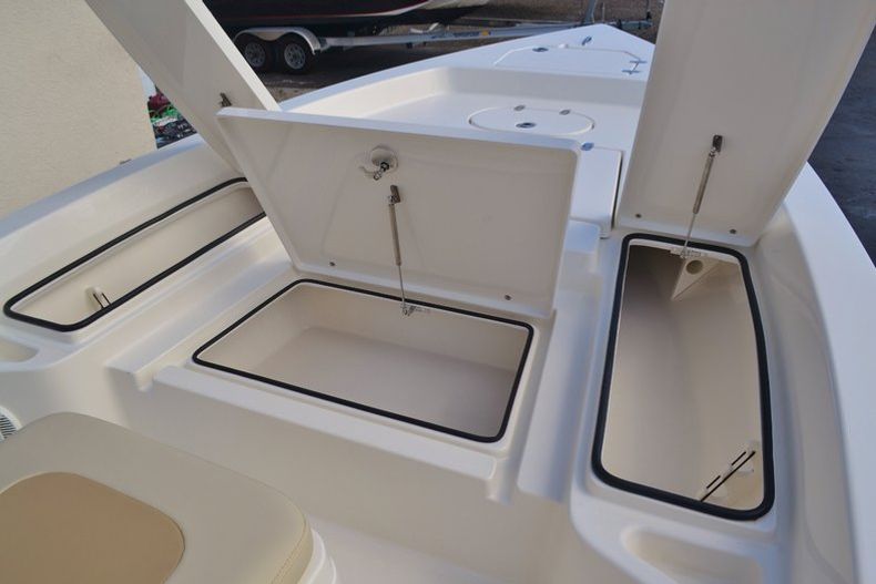Thumbnail 21 for New 2016 Pathfinder 2400 TRS Bay Boat boat for sale in Vero Beach, FL