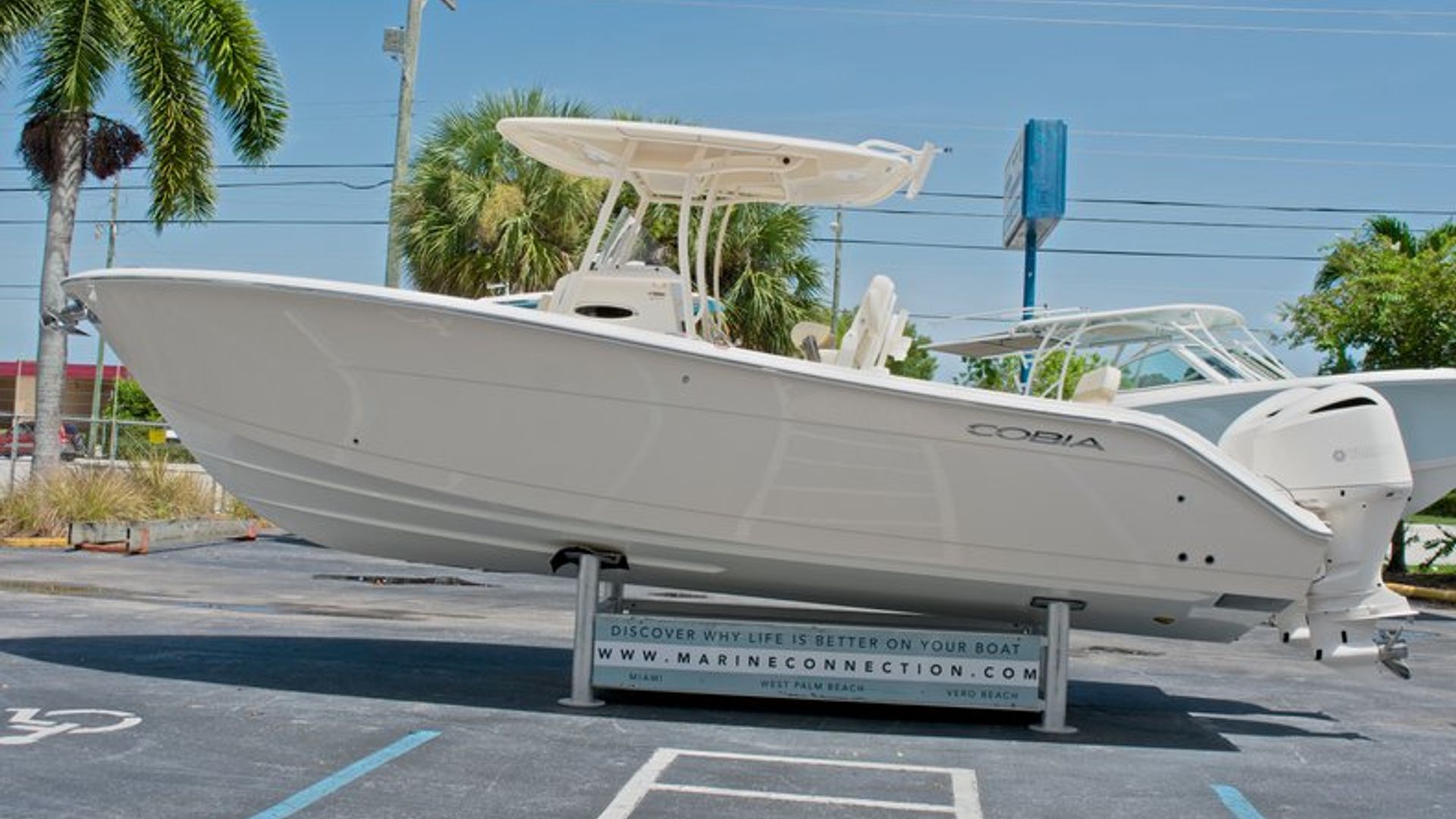 New 2018 Cobia 277 Center Console #W013 image 7