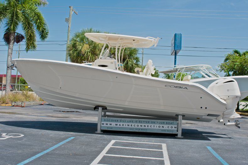 Thumbnail 5 for New 2018 Cobia 277 Center Console boat for sale in West Palm Beach, FL