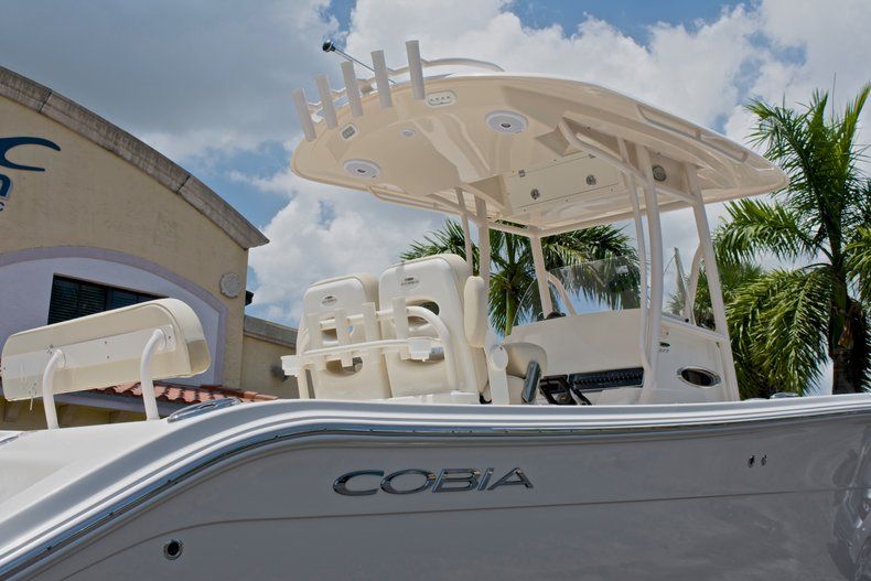 Thumbnail 9 for New 2018 Cobia 277 Center Console boat for sale in West Palm Beach, FL