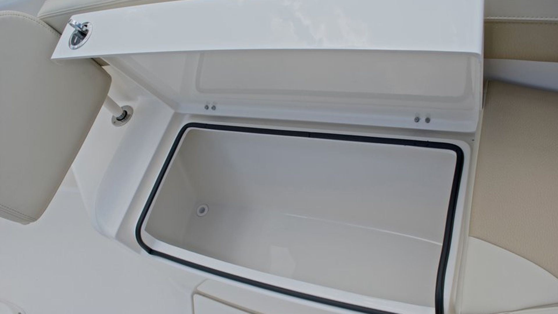 New 2018 Cobia 277 Center Console #W013 image 65