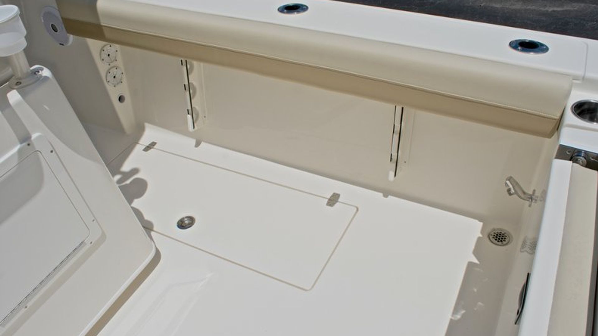 New 2018 Cobia 277 Center Console #W013 image 28