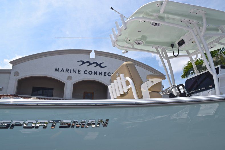 Thumbnail 9 for Used 2017 Sportsman Heritage 251 Center Console boat for sale in West Palm Beach, FL