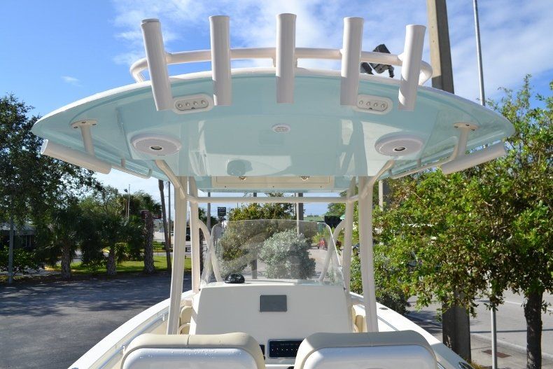 Thumbnail 7 for New 2018 Cobia 261 Center Console boat for sale in West Palm Beach, FL