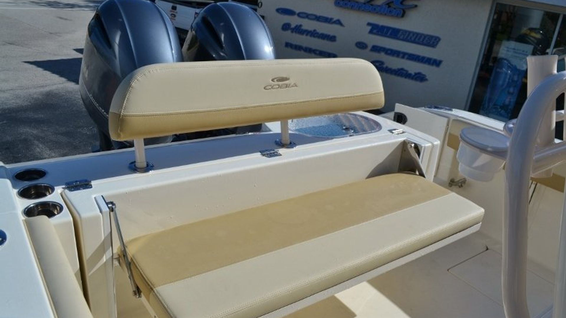 New 2018 Cobia 261 Center Console #Y017 image 16