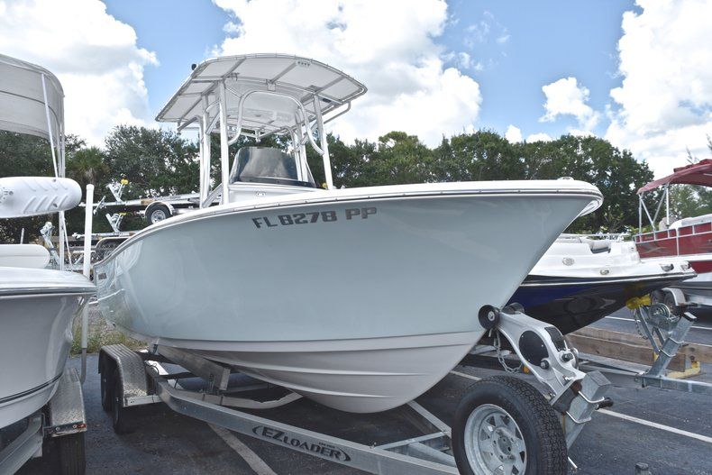 Used 2014 Sportsman Heritage 211 Center Console boat for sale in Vero Beach, FL
