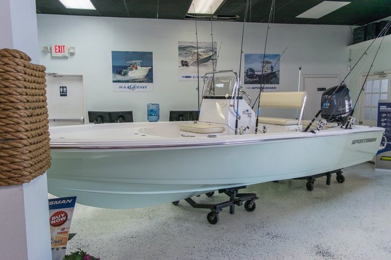 Thumbnail 1 for New 2016 Sportsman 18 Island Bay boat for sale in Miami, FL