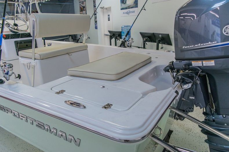 Thumbnail 6 for New 2016 Sportsman 18 Island Bay boat for sale in Miami, FL