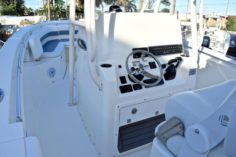 Thumbnail 35 for New 2018 Cobia 277 Center Console boat for sale in West Palm Beach, FL