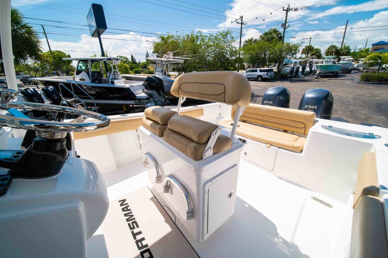 Thumbnail 31 for Used 2014 Sportsman 251 boat for sale in West Palm Beach, FL