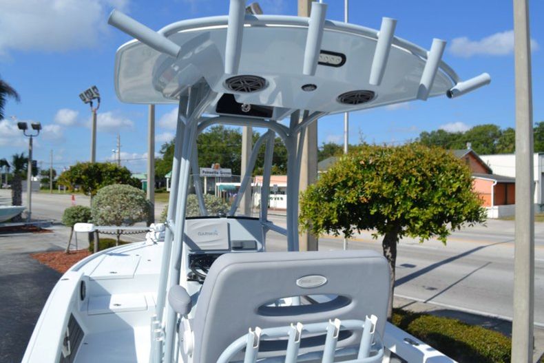 Thumbnail 11 for Used 2018 Pathfinder 2500 Hybrid boat for sale in Vero Beach, FL