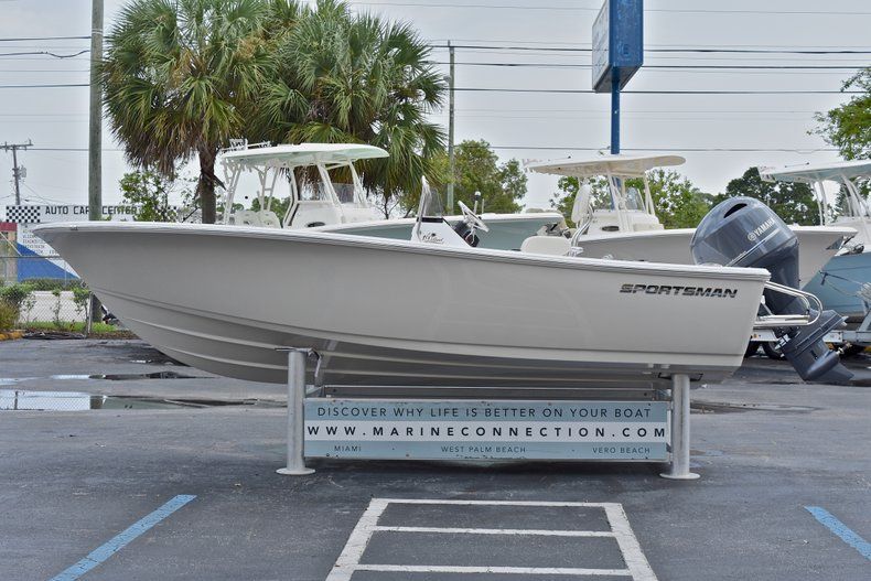 Thumbnail 4 for New 2018 Sportsman 19 Island Reef boat for sale in Miami, FL