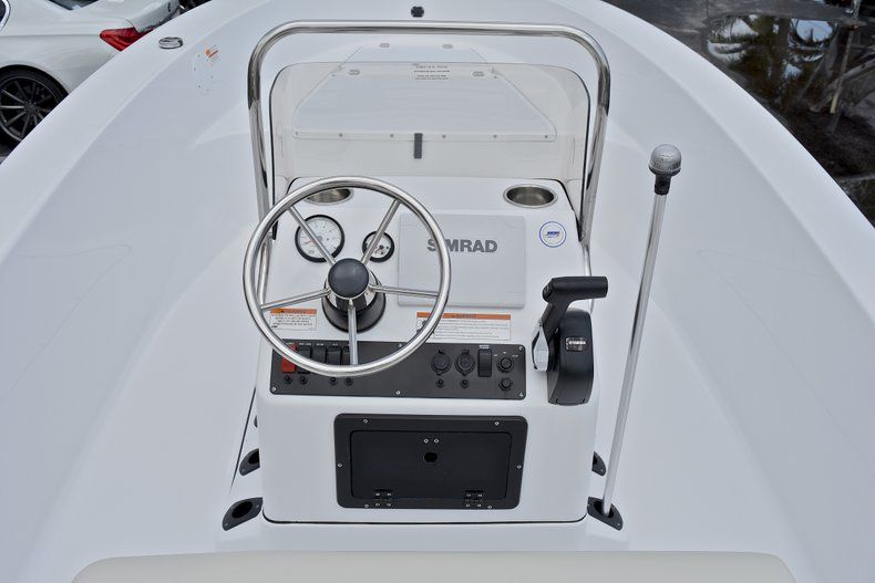 Thumbnail 22 for New 2018 Sportsman 19 Island Reef boat for sale in Miami, FL