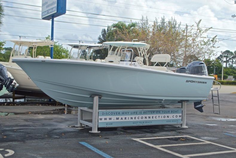 Thumbnail 3 for New 2017 Sportsman 19 Island Reef boat for sale in West Palm Beach, FL