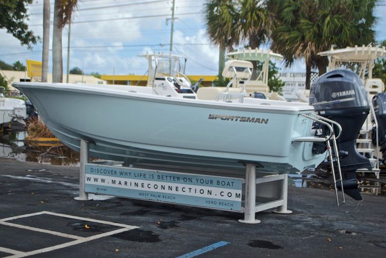 Thumbnail 5 for New 2017 Sportsman 19 Island Reef boat for sale in West Palm Beach, FL