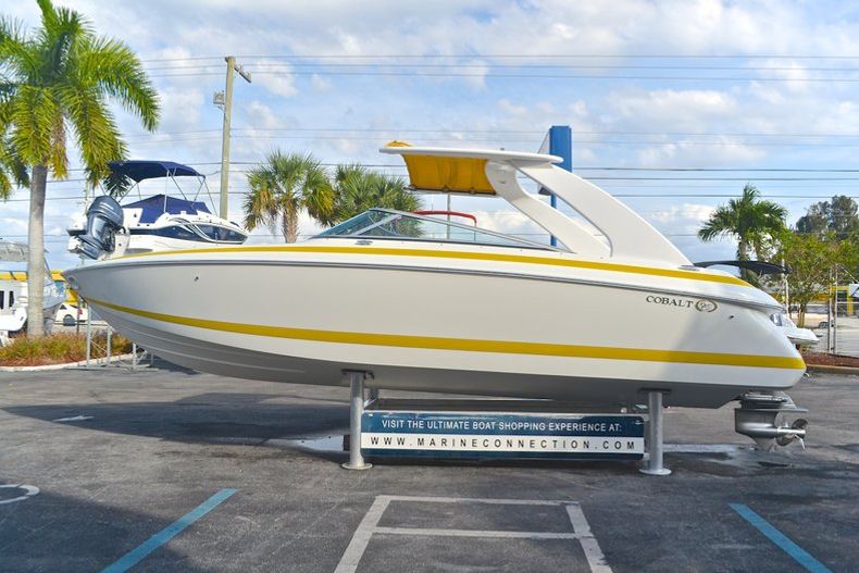 Thumbnail 4 for Used 2002 Cobalt 262 Bowrider boat for sale in West Palm Beach, FL