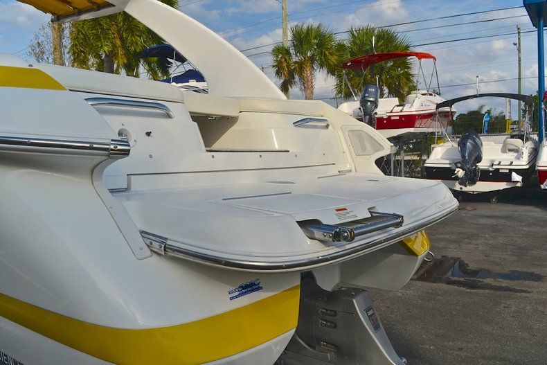 Thumbnail 18 for Used 2002 Cobalt 262 Bowrider boat for sale in West Palm Beach, FL