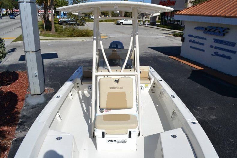 Thumbnail 13 for New 2017 Pathfinder 2200 TRS Bay Boat boat for sale in Vero Beach, FL