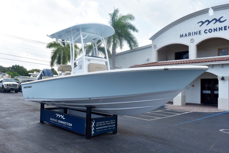 Thumbnail 1 for New 2019 Sportsman Masters 227 Bay Boat boat for sale in West Palm Beach, FL