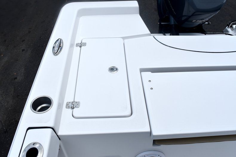 Thumbnail 10 for New 2019 Sportsman Masters 227 Bay Boat boat for sale in West Palm Beach, FL