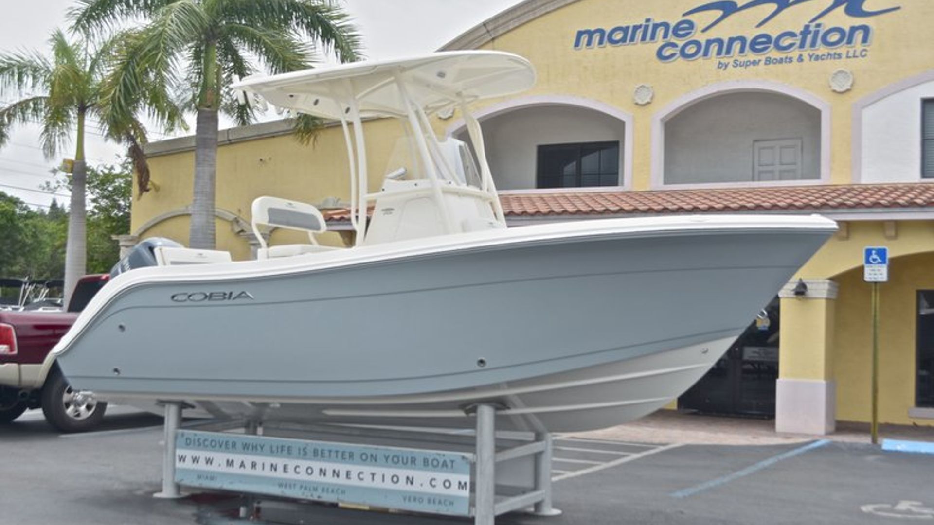 New 2017 Cobia 201 Center Console #T034 image 3