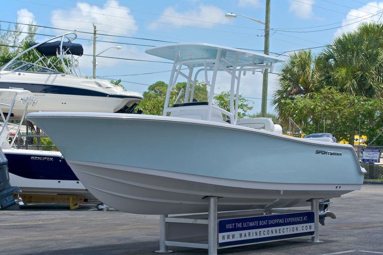 Thumbnail 3 for New 2014 Sportsman Heritage 231 Center Console boat for sale in West Palm Beach, FL