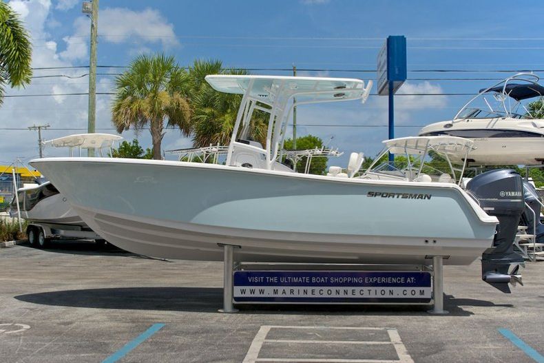 Thumbnail 4 for New 2014 Sportsman Heritage 231 Center Console boat for sale in West Palm Beach, FL