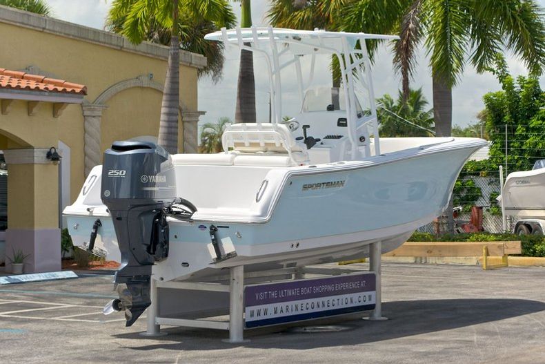 Thumbnail 7 for New 2014 Sportsman Heritage 231 Center Console boat for sale in West Palm Beach, FL