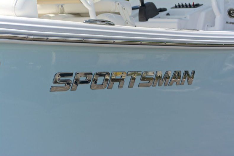 Thumbnail 9 for New 2014 Sportsman Heritage 231 Center Console boat for sale in West Palm Beach, FL