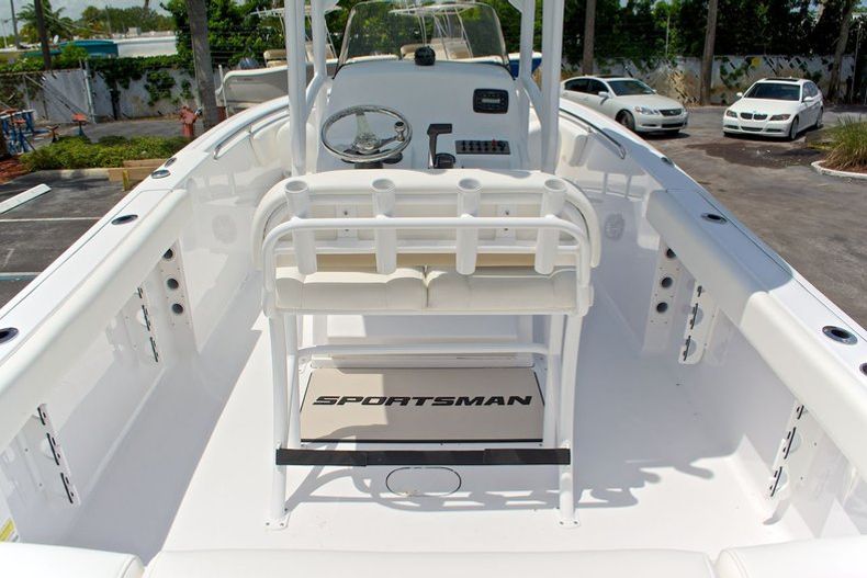 Thumbnail 20 for New 2014 Sportsman Heritage 231 Center Console boat for sale in West Palm Beach, FL