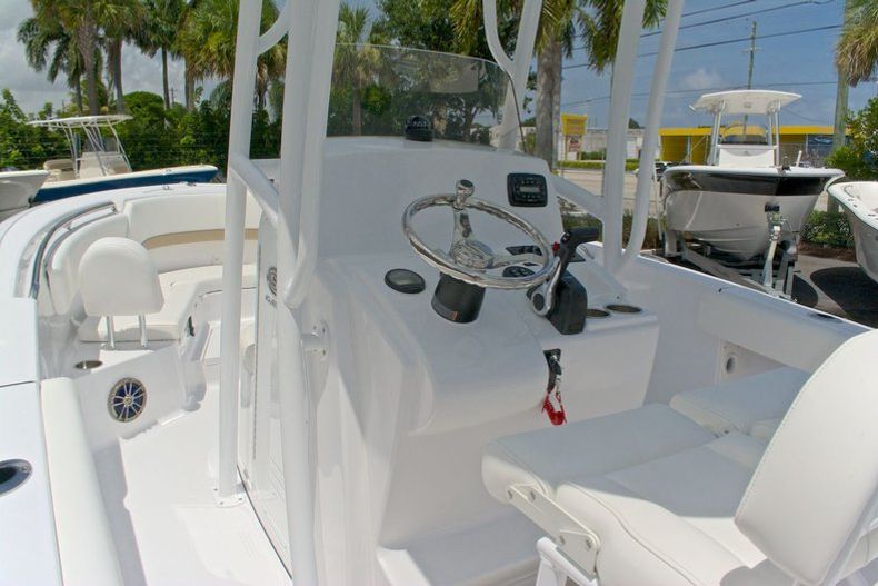 Thumbnail 34 for New 2014 Sportsman Heritage 231 Center Console boat for sale in West Palm Beach, FL