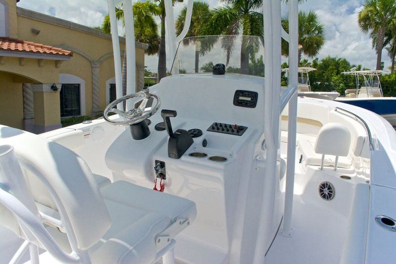 Thumbnail 36 for New 2014 Sportsman Heritage 231 Center Console boat for sale in West Palm Beach, FL