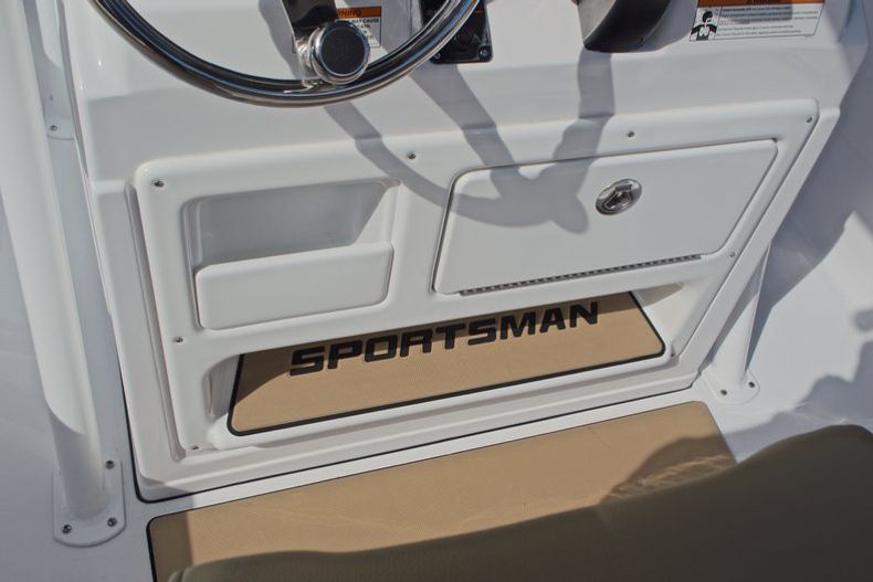 Thumbnail 37 for New 2017 Sportsman Open 212 Center Console boat for sale in West Palm Beach, FL