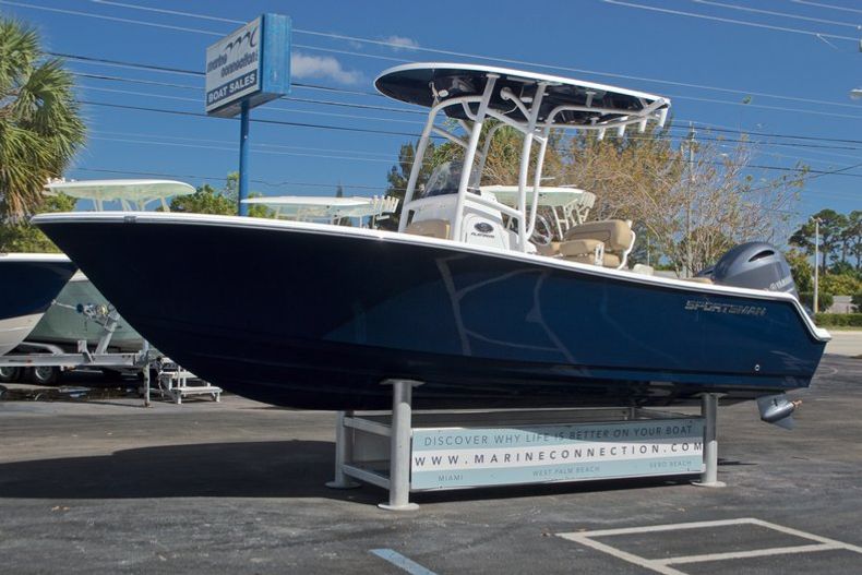 Thumbnail 5 for New 2017 Sportsman Open 212 Center Console boat for sale in West Palm Beach, FL