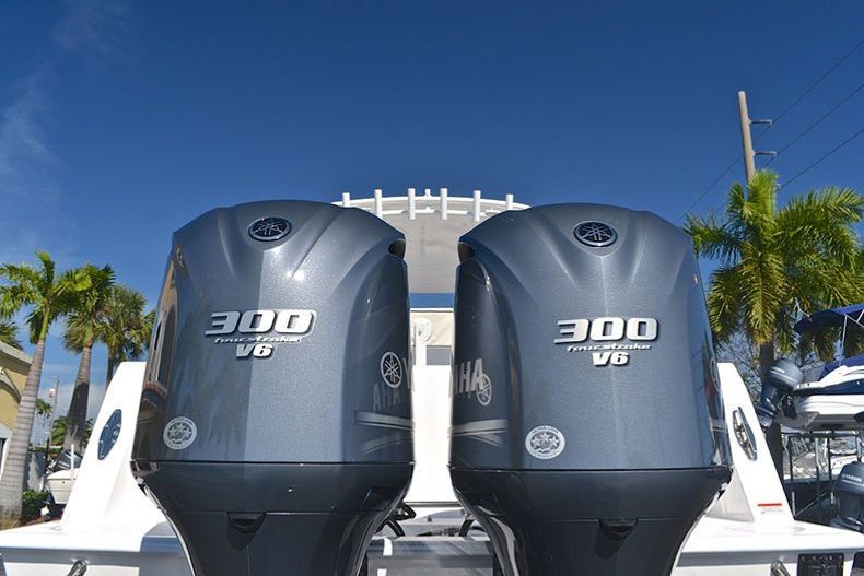 Thumbnail 24 for New 2013 Contender 32 ST Step Hull boat for sale in West Palm Beach, FL