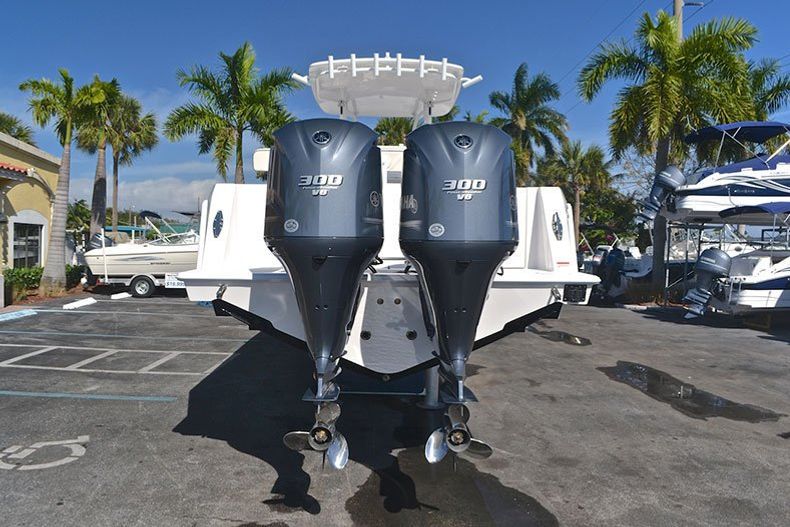 Thumbnail 6 for New 2013 Contender 32 ST Step Hull boat for sale in West Palm Beach, FL
