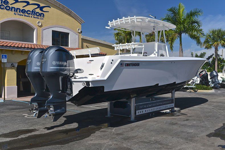Thumbnail 7 for New 2013 Contender 32 ST Step Hull boat for sale in West Palm Beach, FL