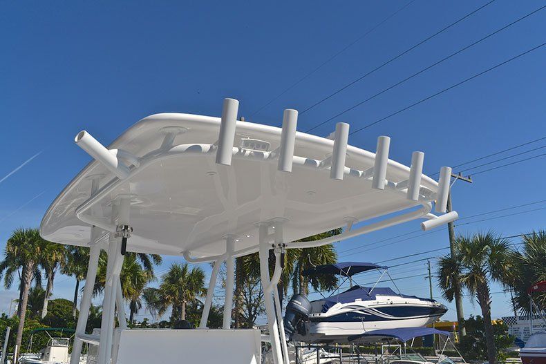 Thumbnail 13 for New 2013 Contender 32 ST Step Hull boat for sale in West Palm Beach, FL