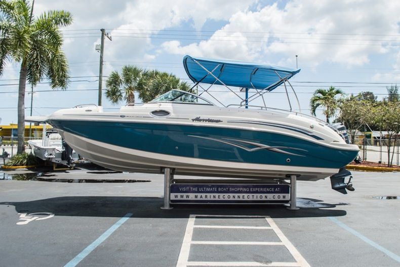 Thumbnail 5 for Used 2007 Hurricane Sundeck 257 DC boat for sale in West Palm Beach, FL