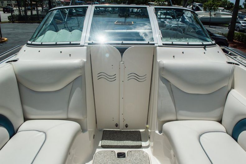 Thumbnail 15 for Used 2007 Hurricane Sundeck 257 DC boat for sale in West Palm Beach, FL
