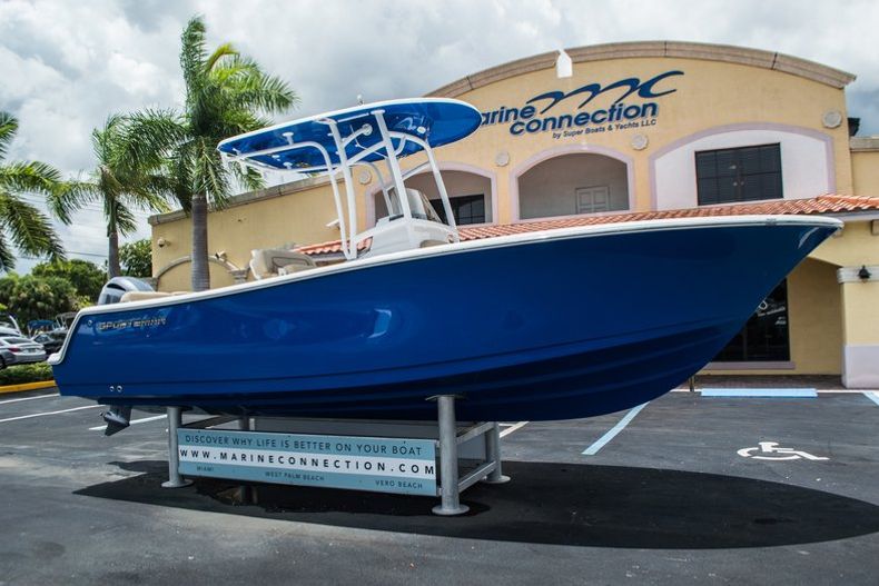 Thumbnail 1 for New 2016 Sportsman Heritage 231 Center Console boat for sale in West Palm Beach, FL