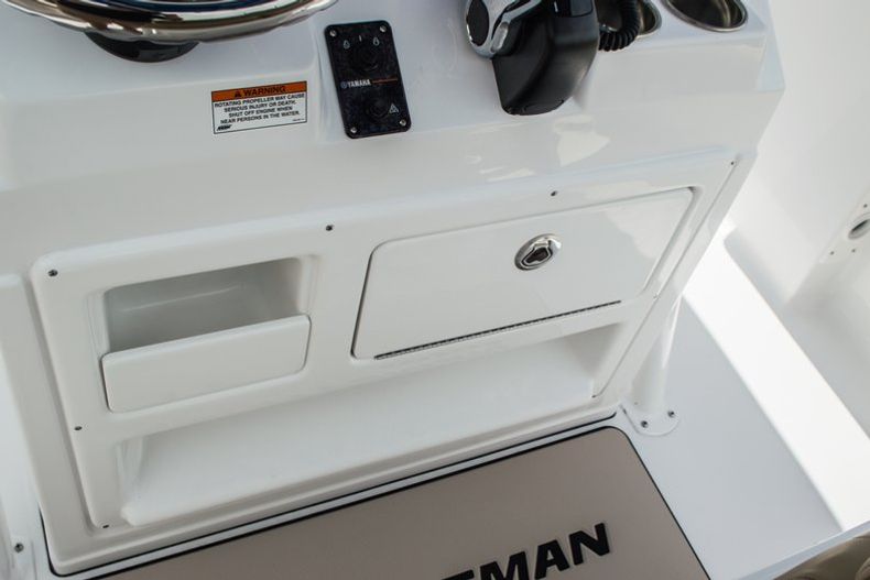 Thumbnail 34 for New 2016 Sportsman Heritage 231 Center Console boat for sale in West Palm Beach, FL