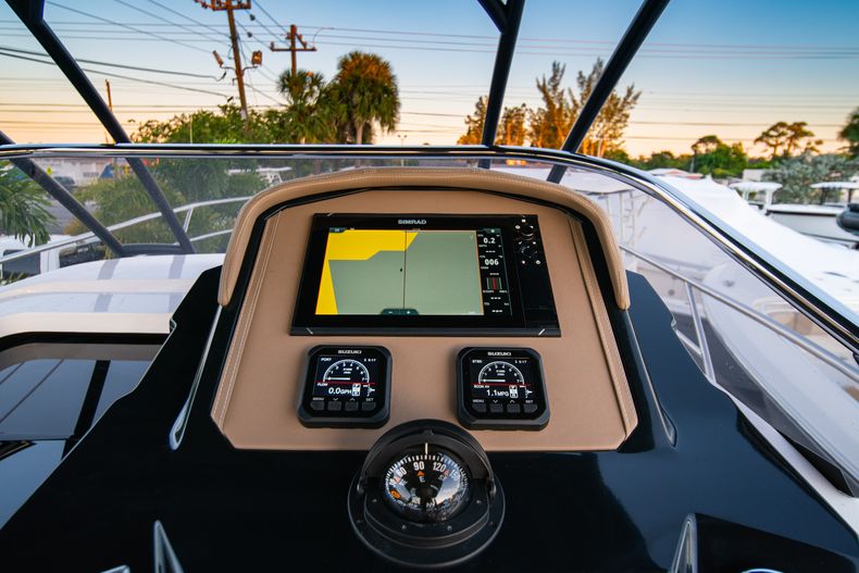Thumbnail 21 for New 2019 Ranieri Next 370 SH boat for sale in West Palm Beach, FL