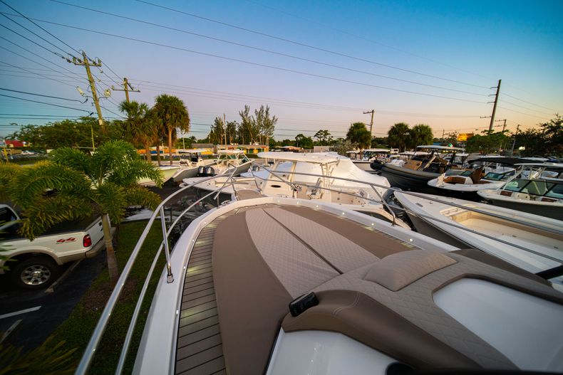 Thumbnail 50 for New 2019 Ranieri Next 370 SH boat for sale in West Palm Beach, FL